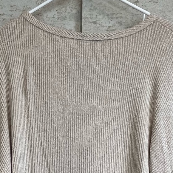 Final Touch Oatmeal Knit Top Sz Large Ruched Front w/ Cinch Tie Stretchy Boho - Picture 11 of 15
